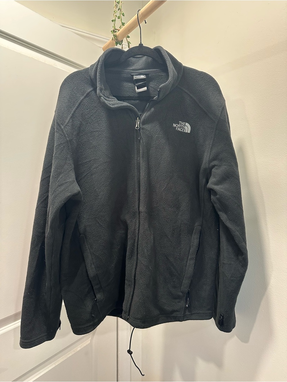 Classic Black The North Face Zip Up Fleece Men’s L